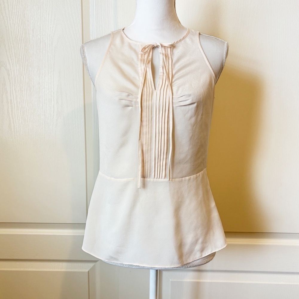 Banana Republic Sleeveless Peplum Ivory Shell Top Womanโs 4P